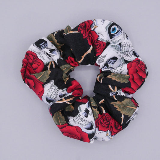 XL Scrunchie Totenköpfe und Rosen